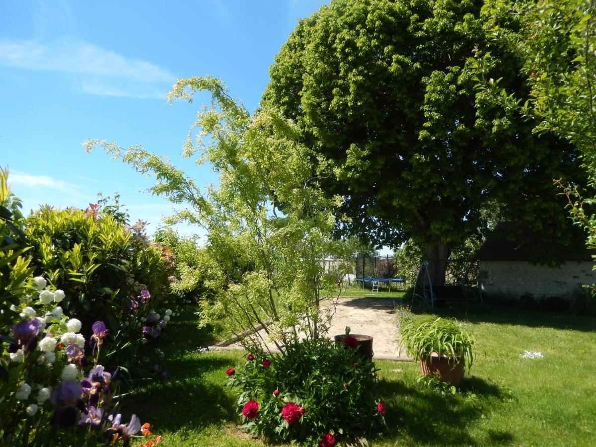 Bed and Breakfast Les quatre saisons à Antogny-le-Tillac Extérieur photo